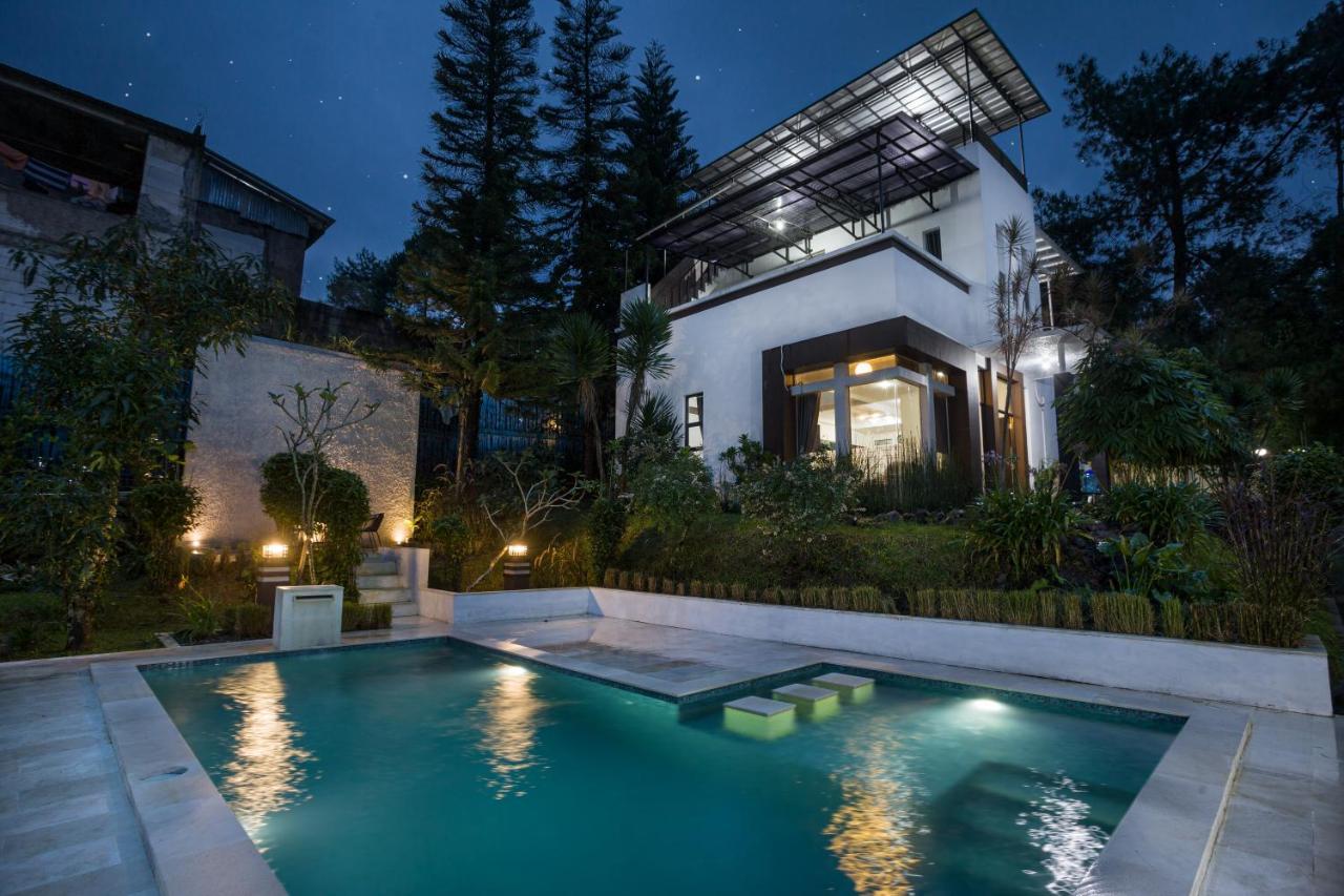 Villa Alessa Puncak Εξωτερικό φωτογραφία