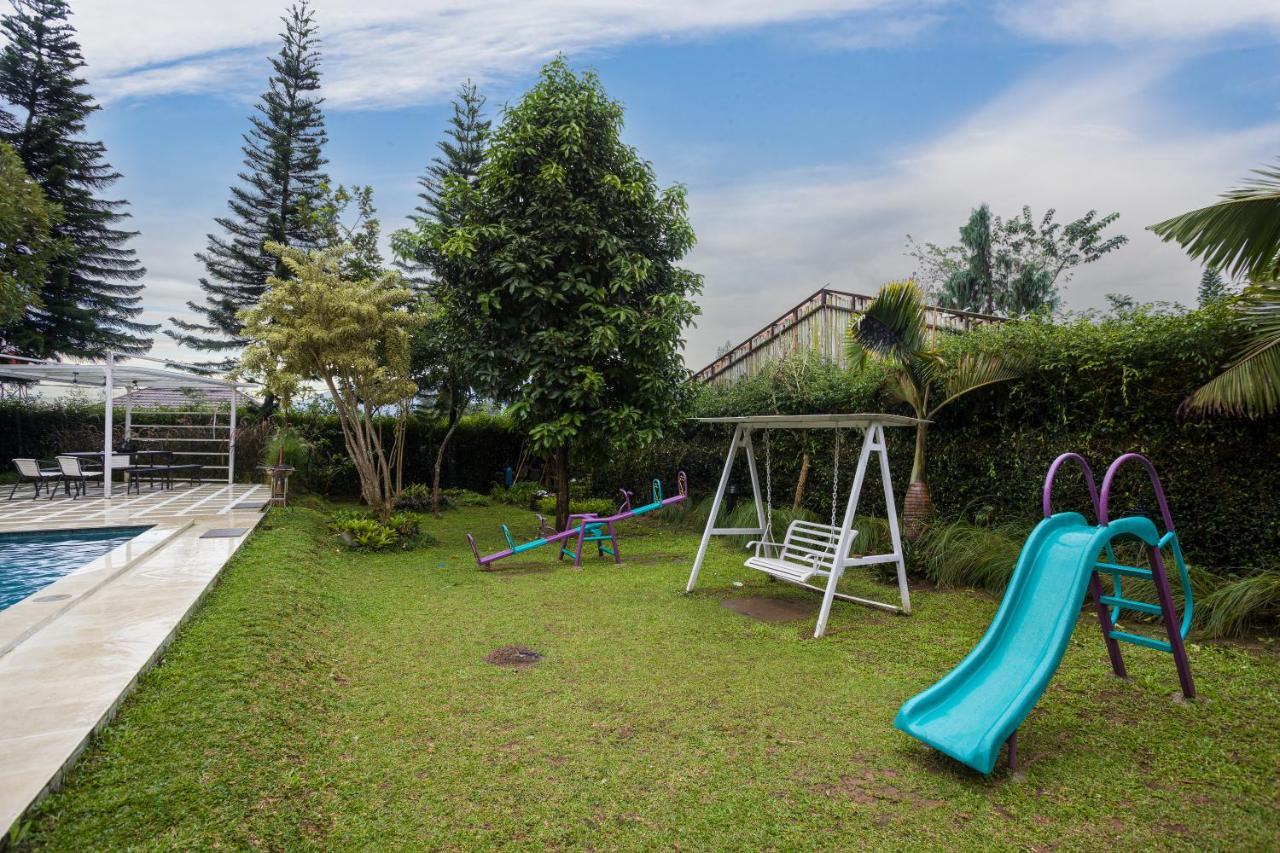 Villa Alessa Puncak Εξωτερικό φωτογραφία